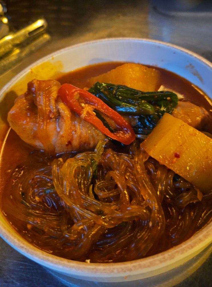  추억여행과 맛여행을 할 수 있는 강남 논현 레트로풍 분위기  순자포차