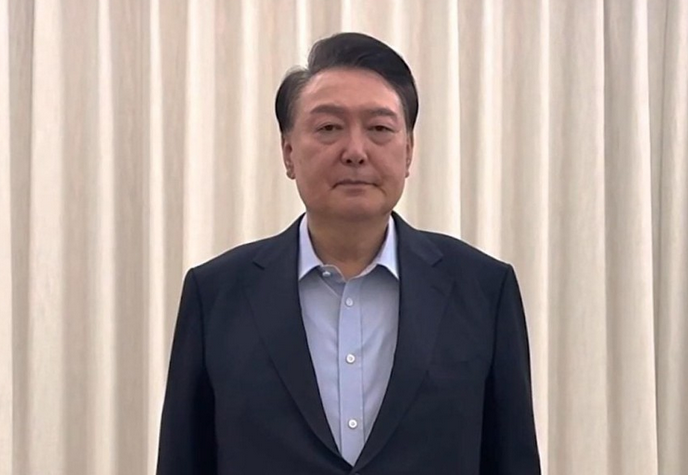 <b>윤석열</b> 대통령 사상 첫 현직 대통령 <b>체포</b>! 공수처 조사 묵비권... 