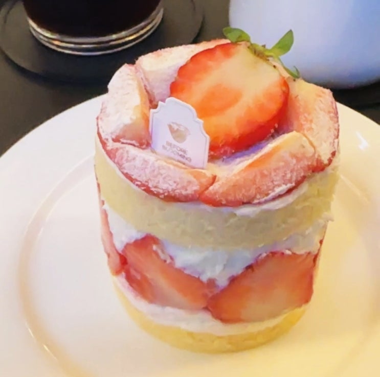  홍대 비포블루밍 박명수 딸기 케이크 맛집(메뉴 가격)