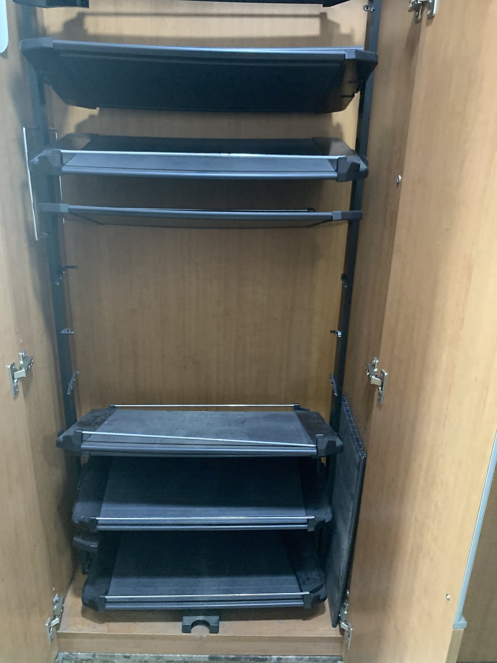 4단 신발장 주문제작 및 신발장 시트지 작업
