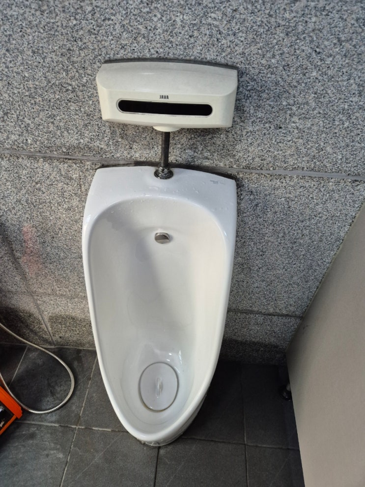  부천 화장실청소는 전문업체에게
