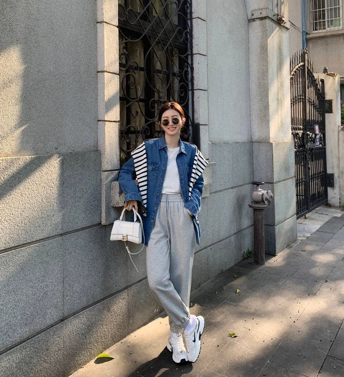  통통 튀는 청키함이 가득한 예쁜 여자 어글리슈즈를 찾는다면? 나이키 에어 하이츠 여성 운동화 추천