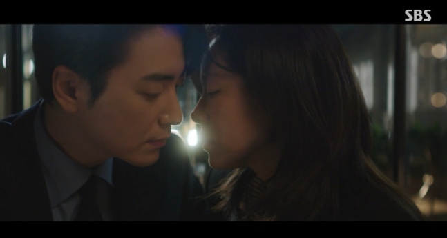 채널십오야 <b>나완비 한지민</b><b>이준혁</b> 했네 했어 키스 확인 문자... 