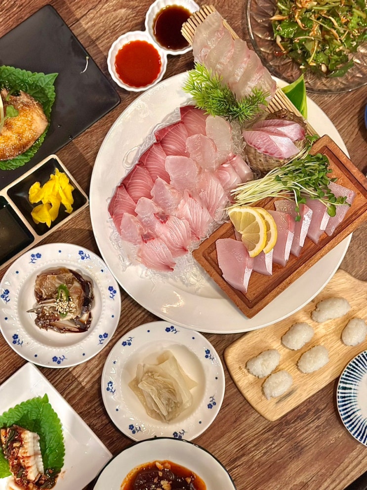  합정 맛집 더 씨 : 대방어 횟집 9가지 푸짐한 한상 추천