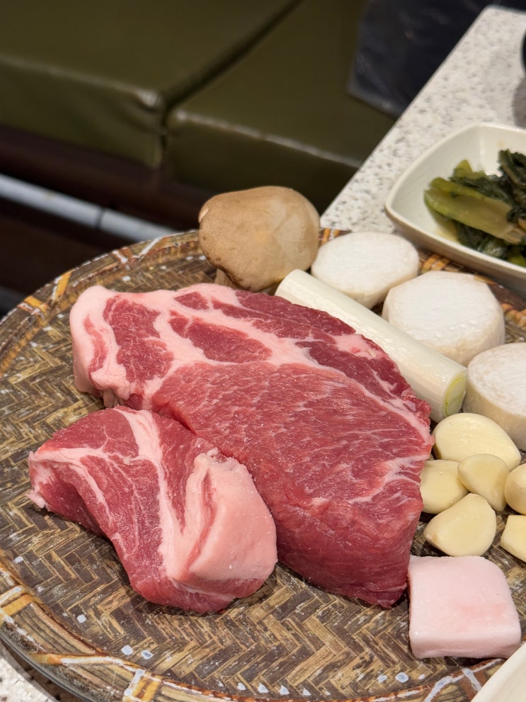  [왕십리역근처맛집] 고기를 품다 본점 - 숙성 목살과 등겹살 왕십리역 맛집