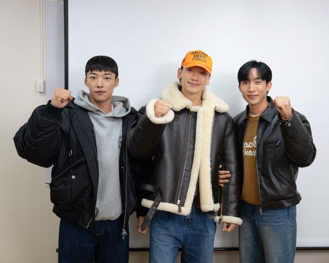 우도환·이상이 '<b>사냥개들</b>', <b>시즌2</b> 확정…비 20년 만 첫 <b>악역</b> 도전