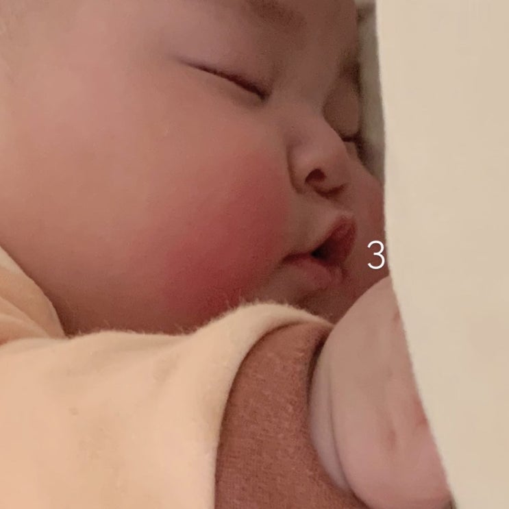  육아일기(4개월차 아기)_이 모습을 볼 수 있는 건 오늘 밖에 없어