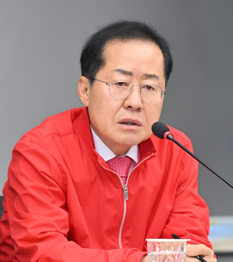<b>홍준표</b> “윤석열 대통령도 <b>좌파 집단</b>적 <b>광기</b>의 <b>희생자</b>”