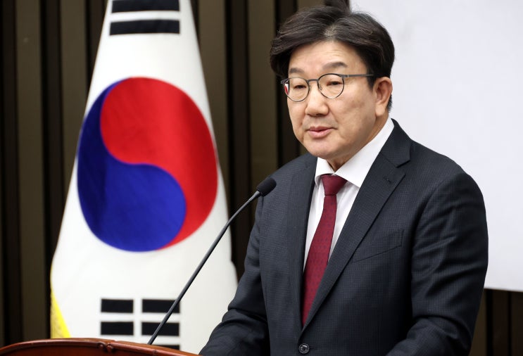 (뉴스인)여당, 자체 '비상<b>계엄 특검법</b>' <b>당론 발의</b>..."최악... 