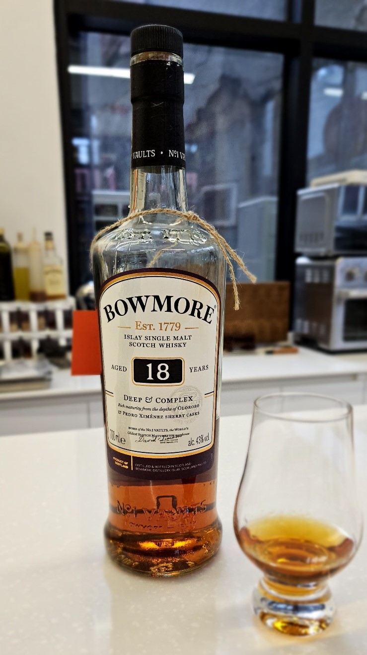  보모어 18년 딥앤컴플렉스 - 복잡하고 향긋한 맛의 향연 (Bowmore 18 years Deep & Complex)