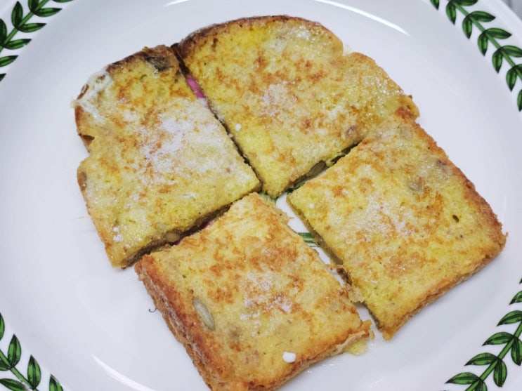  식빵 계란 토스트 레시피 설탕 뿌려 든든하게 즐겨요!