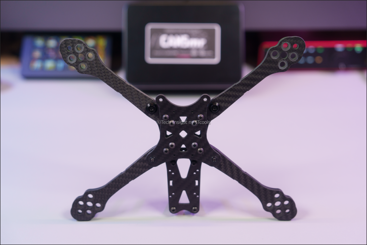  드론 프리스타일의 새로운 선택지, FliteSquare DJI O4 호환 5인치 프레임 CAN5mr ND 버전