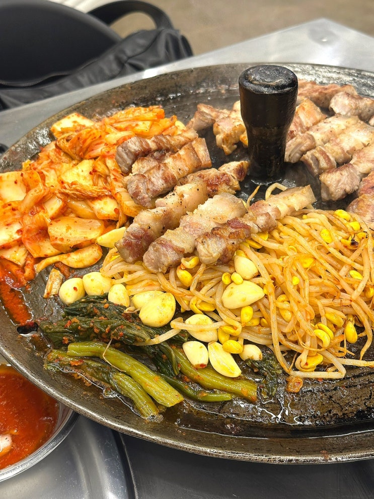  구리 솥뚜껑 삼겹살 맛집 | 목구멍 구리점 고기 구워주는 집 내돈내산