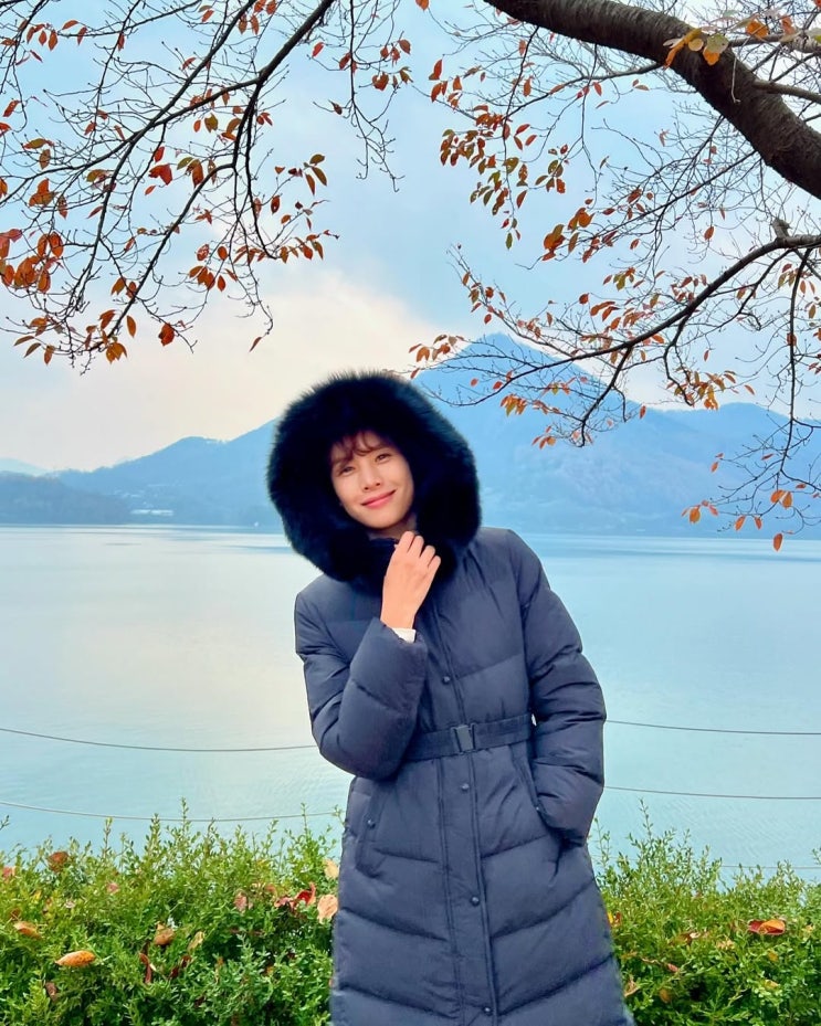  따뜻하고 우아하게! 40대 엄마들의 예쁜 롱 패딩 코트를 찾는다면? 조윤희가 입은 클라비스 여자 롱다운 