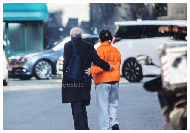  김민희 홍상수 임신 출산 불륜 영화감독 로카르노영화제 수유천 하남 산부인과 스캔들 동거 혼외자 연기상 배우