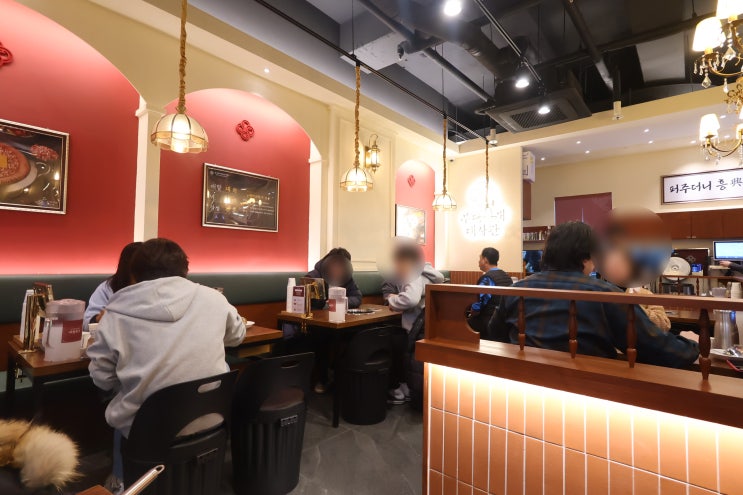  교대역 맛집 부대찌개대사관 교대점 웨이팅도 잊게 하는 압도적인 맛과 플레이팅