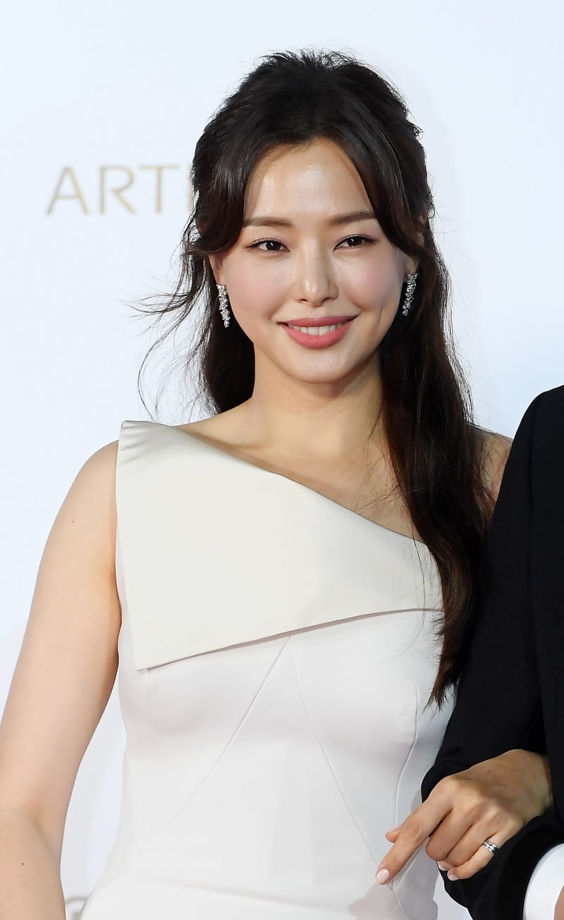 배우 이하늬: 다양한 연기를 하는 배우