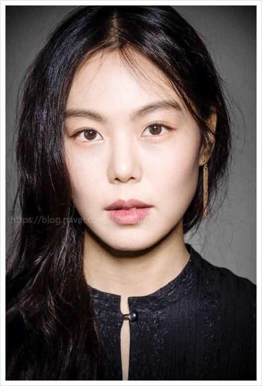  김민희 홍상수 재산 임신 본처 이혼 불륜 내연남 혼외자 산부인과 가족관계등록부 소송 조강지처 법적관계 호적