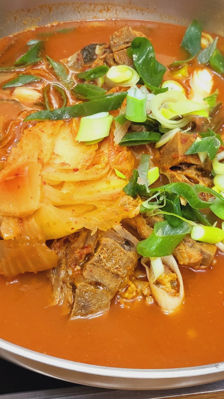  [창원]김치찜과 감자탕의 환상콜라보 창원 모임장소 추천 '조프로감자탕 창원점'