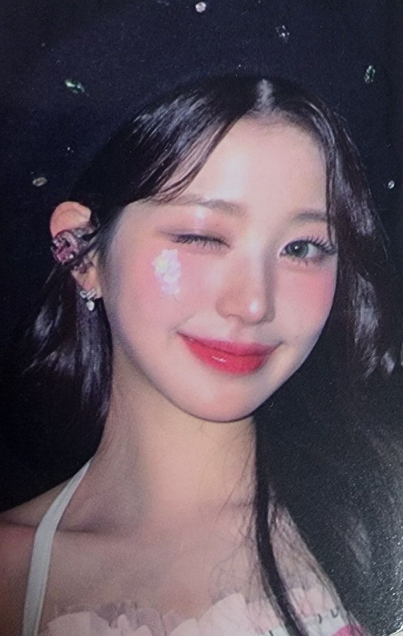 Everything You Need to Know About IVE Photocards (Types, How to Buy, Value, Concerts)