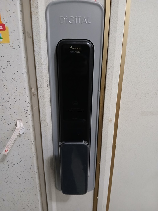  덕양구도어락 설치를 행신동 햇빛마을24단지아파트에 게이트맨 일체형 GP-300R 푸시풀도어락으로 잘 설치했습니다 - 주교동 원흥동