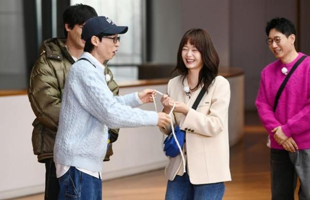 ‘<b>런닝맨</b>’ <b>전소민</b>, <b>지예은</b> 챙기는 <b>양세찬</b>에 울컥