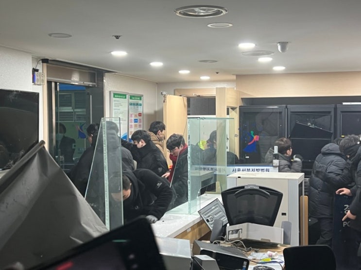 <b>서부지법 난입 사태</b>에… 외신 “한국 정치 위기 심화”