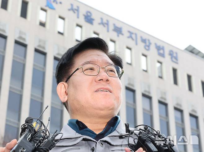 <b>경찰청장 대행</b>, '<b>서부지법</b> 폭동'에 "유튜버 선전·선동도 철저... 