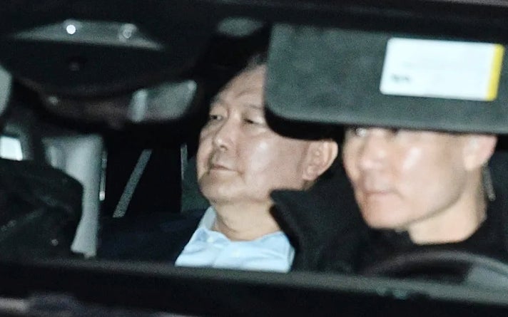 윤석열 대통령 구속 헌법재판소 헌법재판관 탄핵 심판과 동시... 