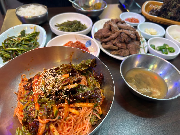  제기동 위치한 연탄불맛이 끝내주는 약령시장 맛집 <경동연탄돼지갈비>(돼지갈비, 비빔국수)