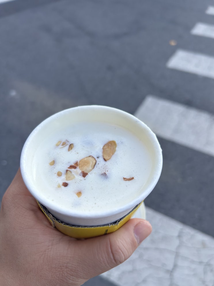  이른 아침 성북천을 걸으며 즐기는 커피한잔의 여유<커피명가 안암점>(명가치노, 고구마라떼)