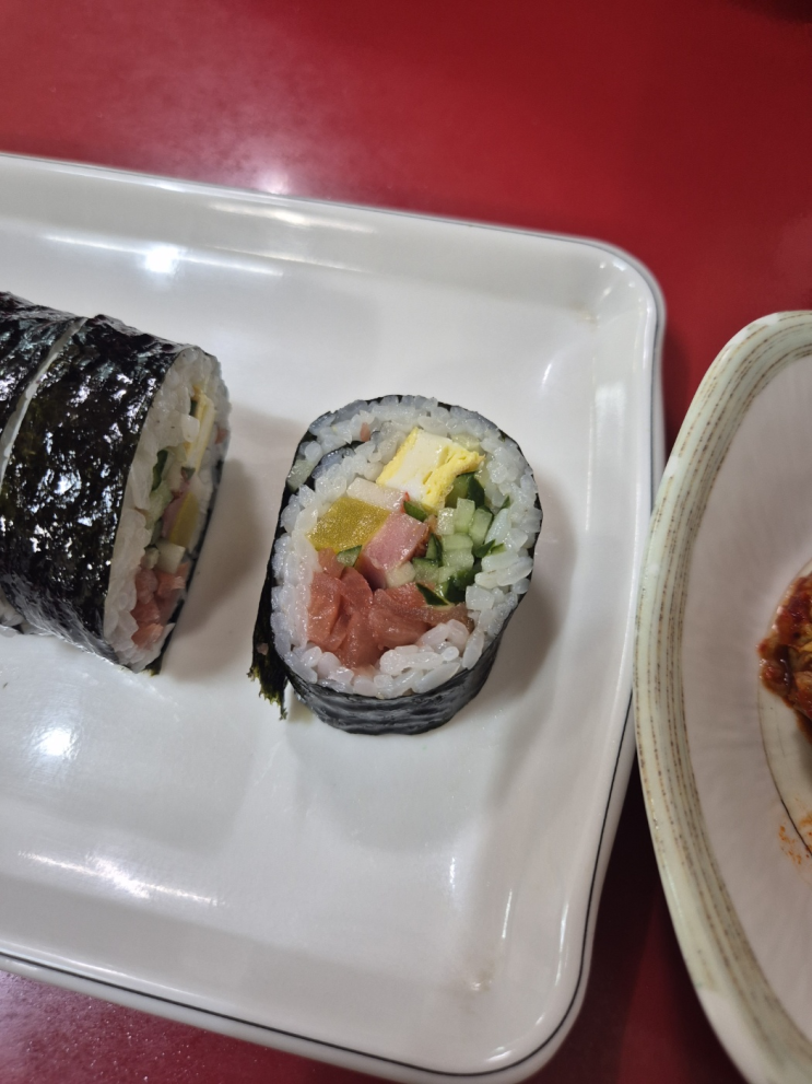  [송파구 삼전동] 장수멸치국수 김밥 (*국내산 김치*동네에 의무적으로 하나씩 배치되어야할 국수집)
