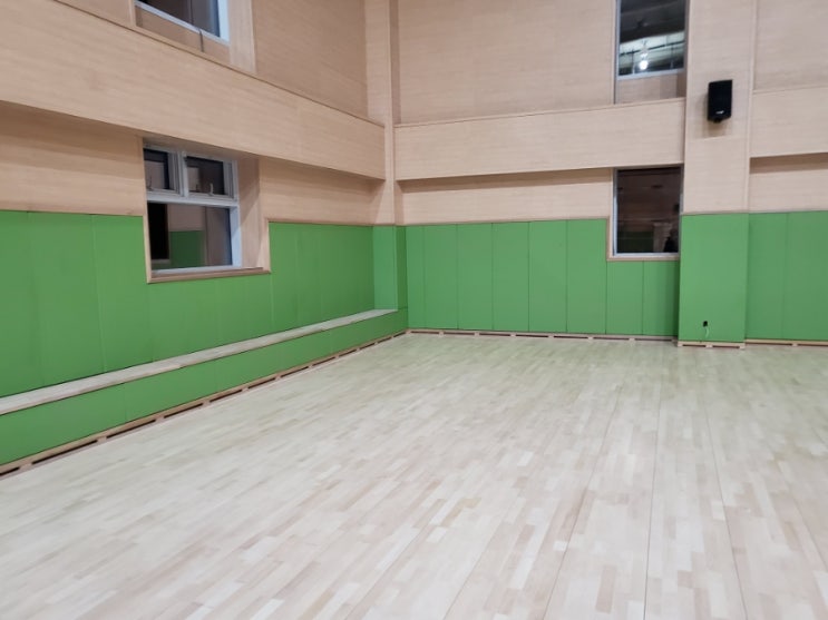  경기 화성 봉담 청연중학교 준불연충격안전보드 제작,설치 현장입니다.