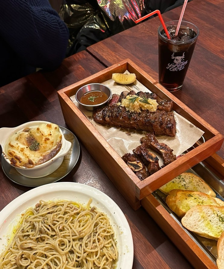  양키스그릴 문래 스테이크 맛집 데이트 (웨이팅, 주차)