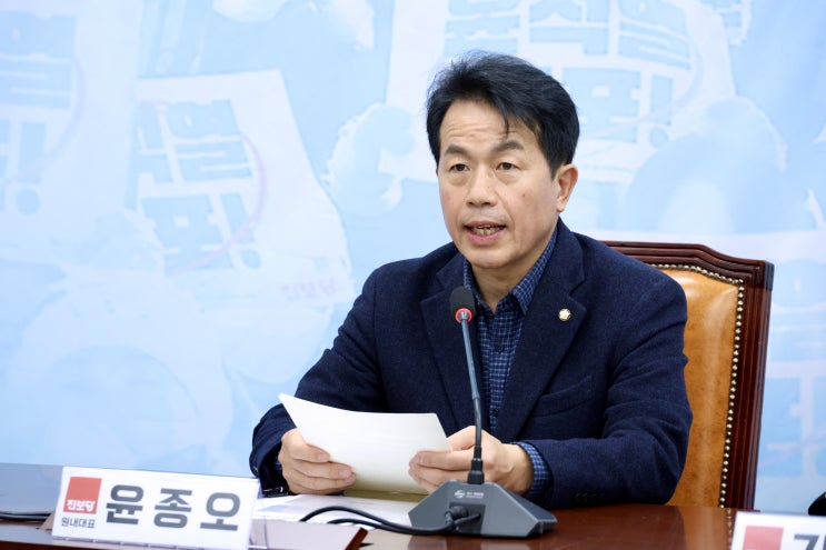 보여줘야 /<b>여야정</b> 국정<b>협의체</b>. <b>민생</b>살리기 위한 구체적 추경... 