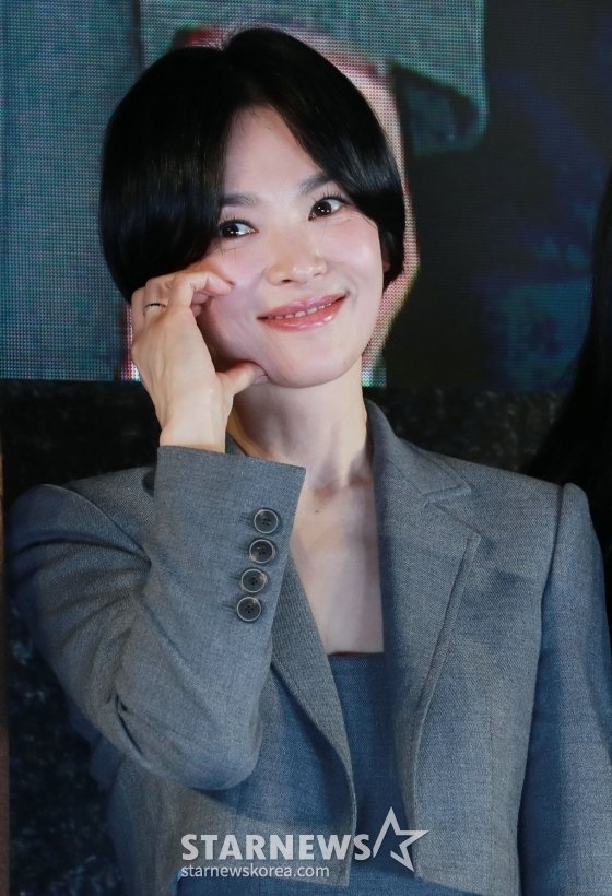 <b>검은수녀들 송혜교</b> 첫 흡연 욕설 파격적 연기 변신 검은수녀들... 
