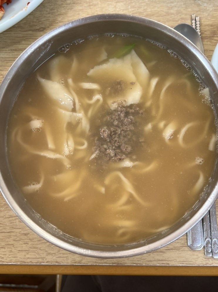  학동 맛집, 뜨끈한 국물로 속을 확 풀어주는 손칼국수 감자수제비 ‘손국시’