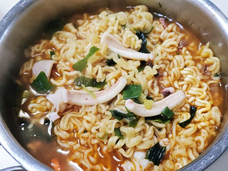  오징어 라면 끓이기