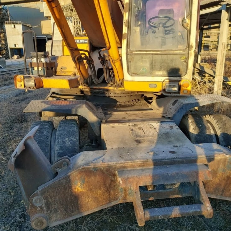 현대 R2000W2 1997년식 2100만원 판매합니다. 현대 R2000W2 1997년식 2100만원 판매합니다.