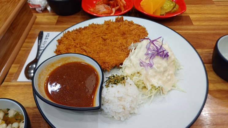  강남병원 근처 아이와 가기 좋은 맛집 따봉돈까스