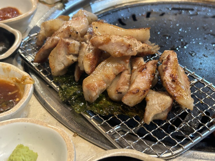  3개의 직영점으로 신설동을 지배하는 고기 맛집 <육전식당 신설분점>(제주오겹살, 항정살, 들기름막국수, 육전된장밥)