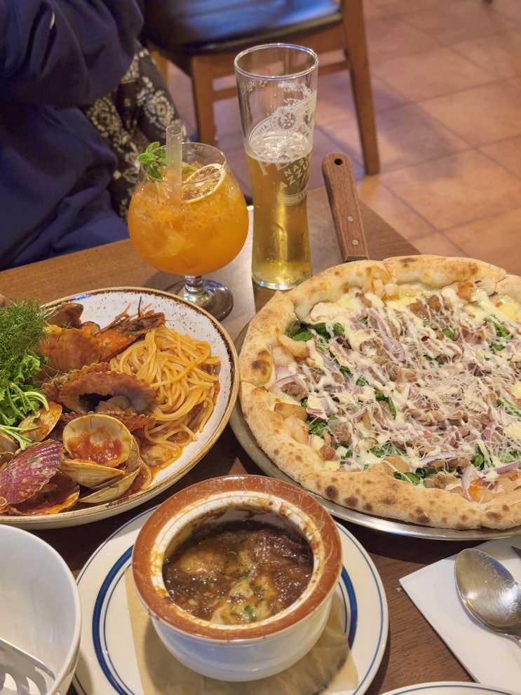  [성수맛집] 스케치테이블 성수 - 해산물 수조가 있는 조개 파스타 맛집