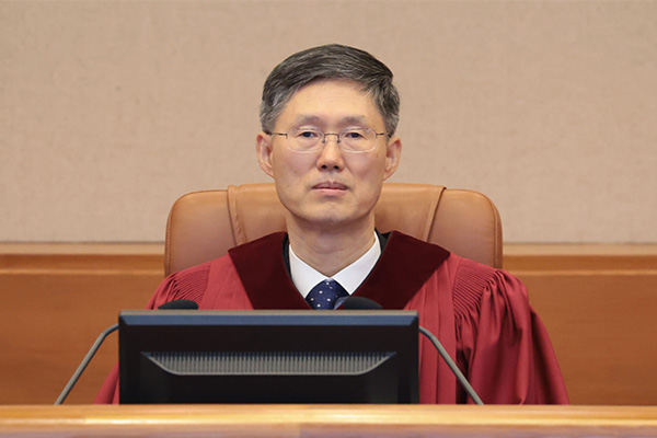 <b>헌법재판소장</b> <b>대행</b> <b>문형배</b> 재판관 이재명 친분 논란 고향 학력... 