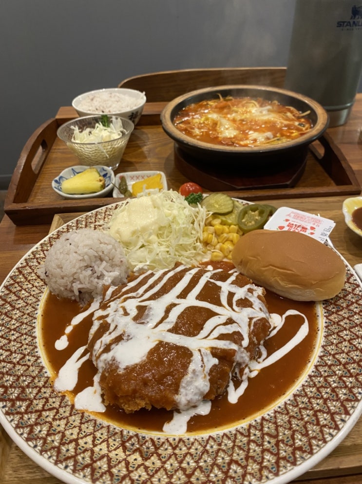  익산 돈까스 맛집 익산대학로혼밥 원광카츠 꿀팁 혼밥하기 좋은 익산여행맛집 익산핫플 마크림경양카츠 치즈카츠 매콤치즈범벅카츠