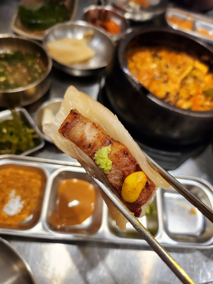  대전둔산동고기집 둔산동오겹살 직접 구워주는 숙성몽로 본점