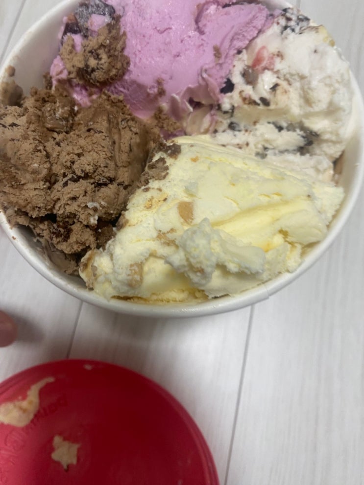 베라 2월이달의맛 신메뉴 아이스초코도쿄바나나 초코도쿄바나나블라스트 쿠키샌드 초코파티와플콘 베라꿀팁 베라이벤트 베라행사 싱글레귤러 2월이달의 더블주니어 베라초코도쿄바나나 맛추천