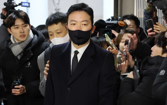<b>경호처</b>직원들한테 극우유튜브 공유한 경호차장 <b>김성훈</b>