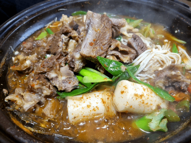 강남 매운 소갈비찜 청담뚝배기 설렁탕도 굿!