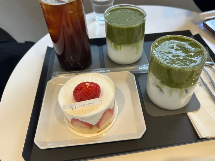  아산 배방 딸기케이크가 맛있는 대형카페 애즈원