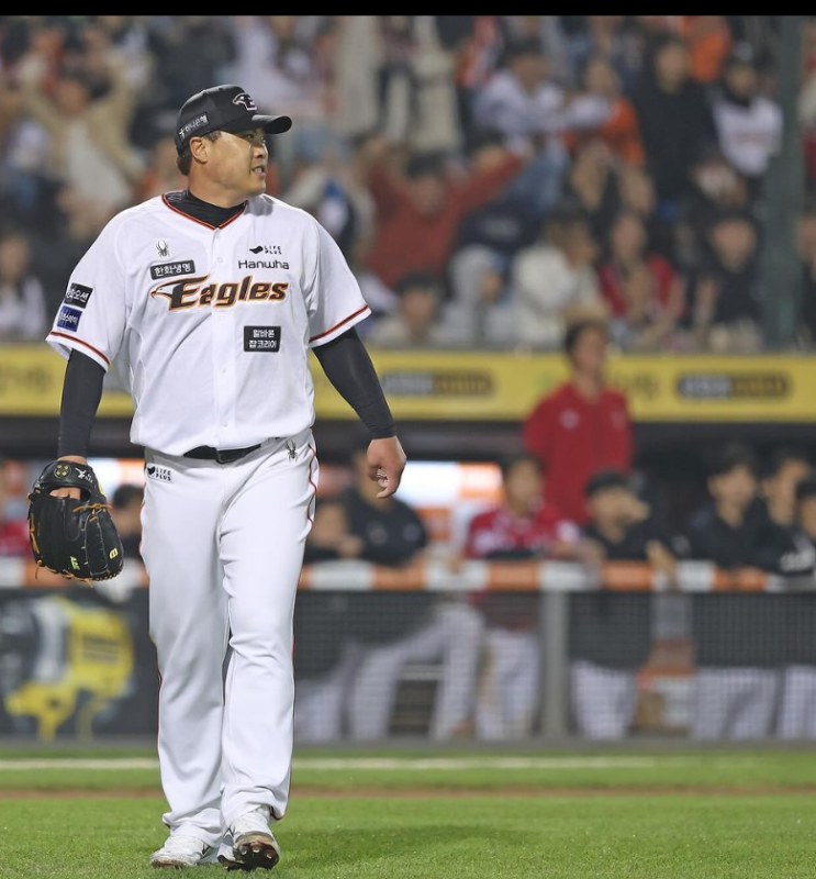 <b>류현진</b>의 KBO 100승 달성과 대비되는 <b>한화</b>의 최근 <b>부진</b>